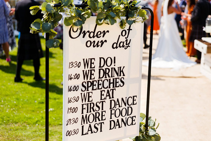 Order of the day sign