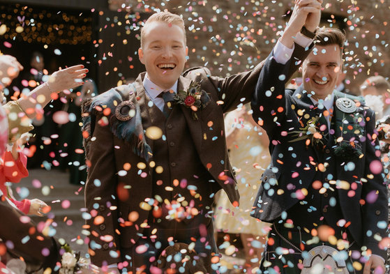 two grooms confetti shower