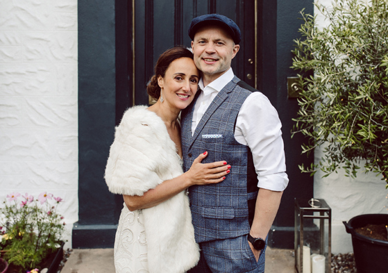 Couple portraits outside Edinburgh home