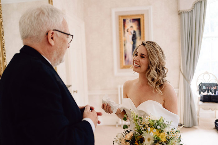 bride has emotional first look with her dad at drumtochty castle