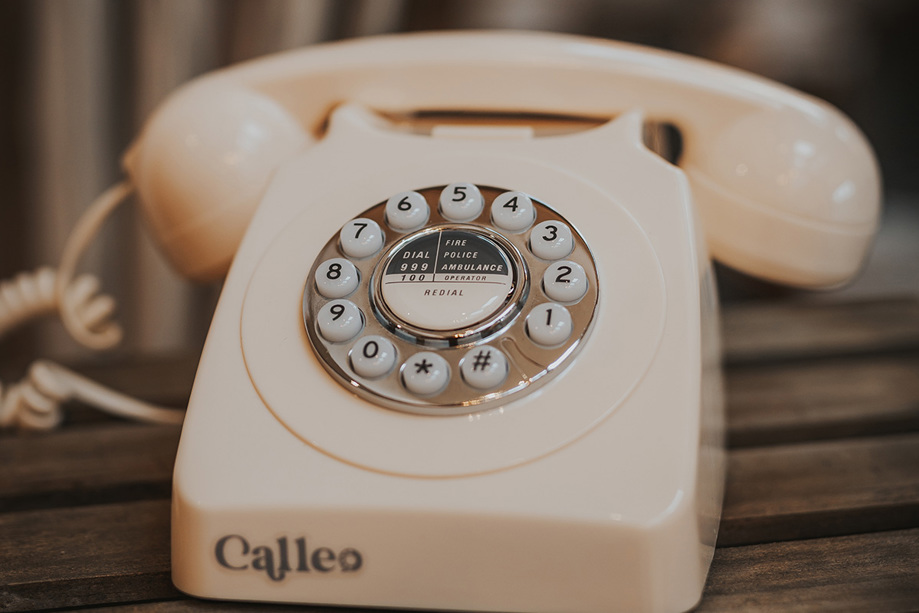 Cream Calleo phone